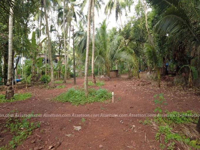 26 land with two side tarring road for sale